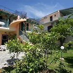 Apart Otel Maria 4*