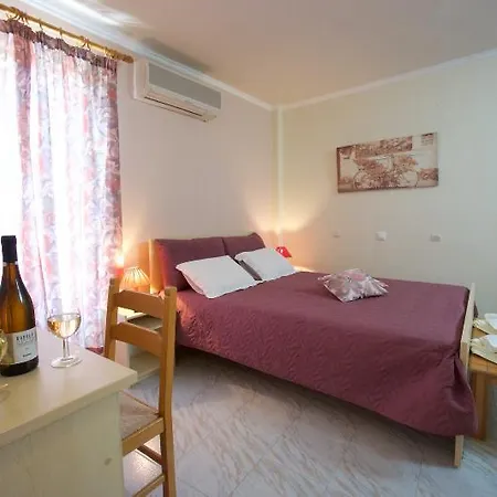 Maria 3* Lurdáta