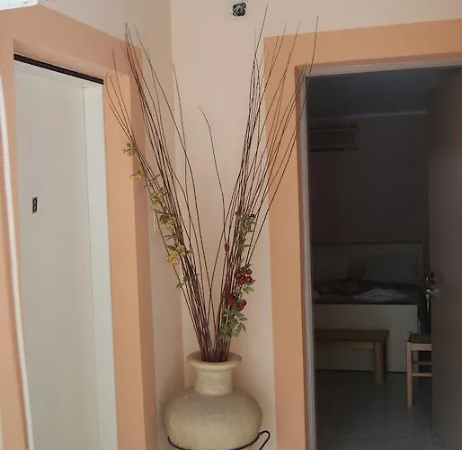 Maria شقة فندقية 4*
