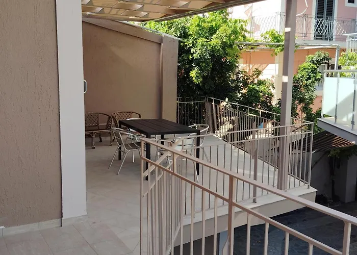 Maria Aparthotel